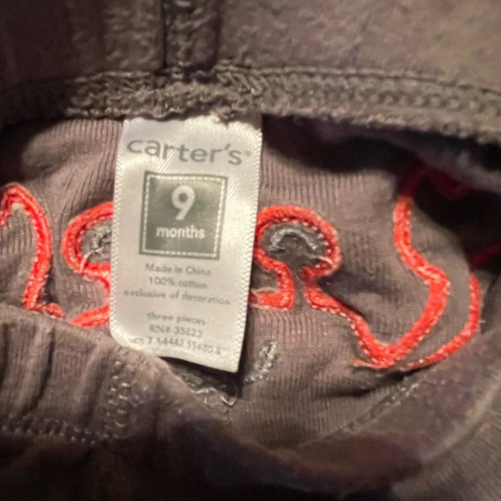 🦀 Carters 2 piece Set CUTE AS A BUTTON Crabby jogger Bottom and Onesie one Pc 9M